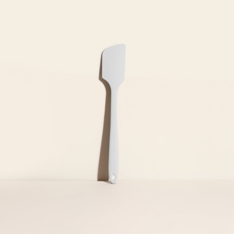 GIR Silicone Spatula – White|Gir Mini – 8.3″ L x 1.4″ W|Gir Skinny – 11″ L x 1.5″ W|Gir Pro – 15.75″ L x 1.5″ W