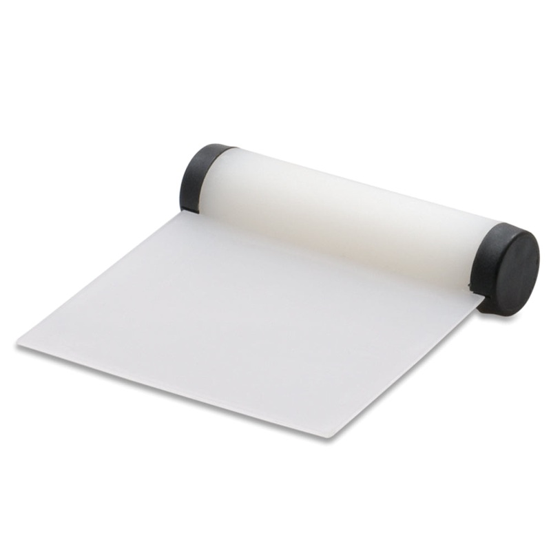 Plastic Pastry Cutter – 4.25 inches